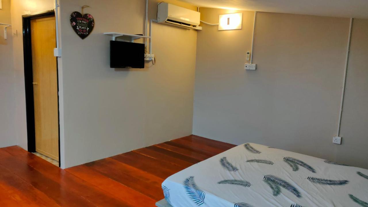 Aleesa Roomstay Пасир Путех Экстерьер фото