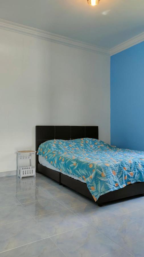 Aleesa Roomstay Пасир Путех Экстерьер фото